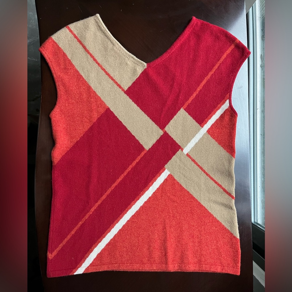 TSE Cashmere Sleeveless V-Neck Top Medium